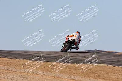 media/Feb-06-2025-Racers Edge (Thu) [[c17ed6f7b1]]/2-B Group/Session 4 End (Turn 10 Backside)/